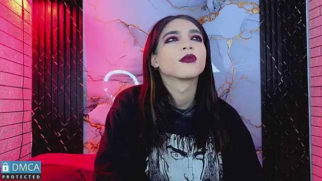 MaeveKuro online show from July 18, 3:32 am