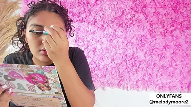 Melodymoore  online show from December 1, 11:29 pm