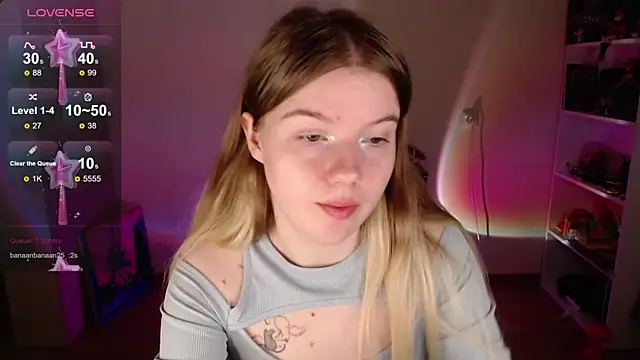 Strawberry juli online show from September 29, 6:40 am