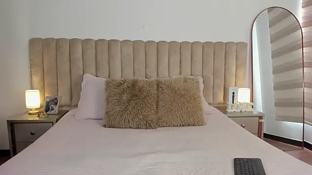 Sophie Restrepo online show from March 2, 3:19 pm