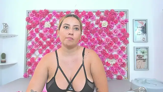 emmyrouse  online show from July 2, 7:31 pm