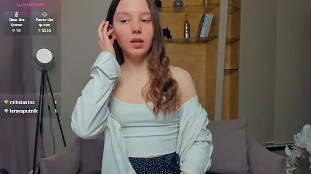 EdinaCordner online show from November 21, 10:39 am