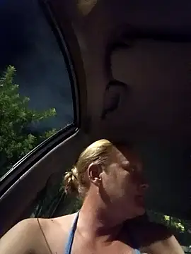 wetnwildforyou online show from September 25, 3:38 am