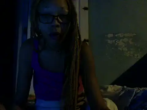 Ladyzee25 online show from February 28, 10:03 am