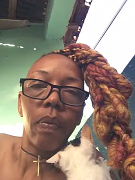 Ladyzee25 online show from July 4, 11:39 am