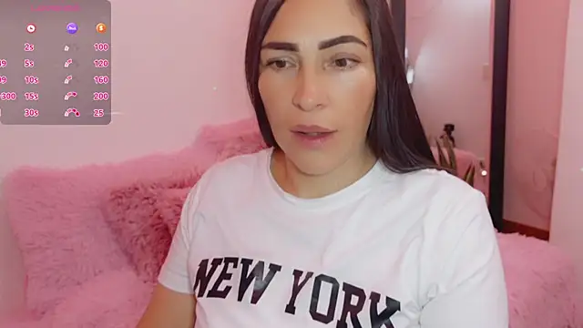 luna lgomez  online show from August 4, 11:05 am
