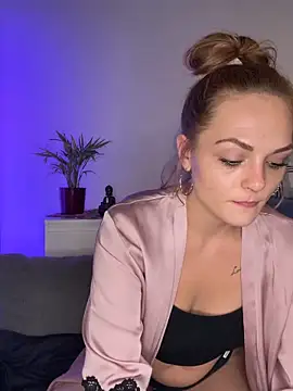 OCTAPUSSY2000 online show from November 24, 7:49 pm