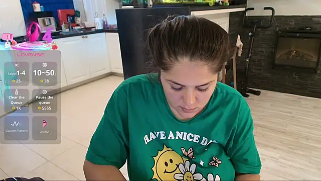 Layla- online show from July 28, 1:21 pm