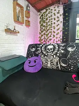 LiraSonnett online show from March 19, 9:08 pm