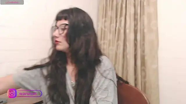 Laury uri online show from March 18, 2:27 am