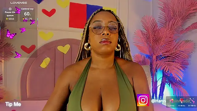Hanaahquinn online show from July 7, 11:35 am