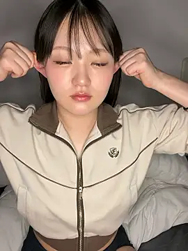MinaKubo online show from May 23, 1:31 pm