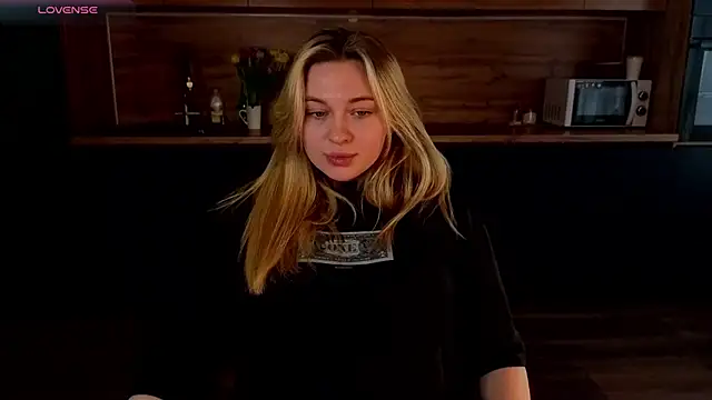 christie luv online show from March 10, 2:10 pm