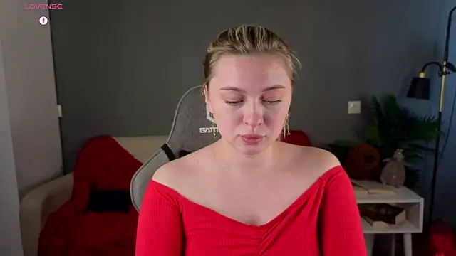 christie luv online show from March 3, 1:06 pm