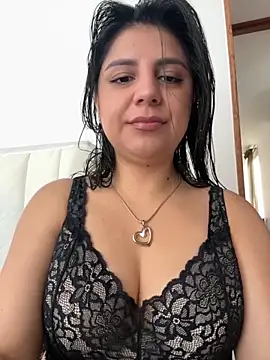Snapshot of AliceGarc chatting on September 18, 5:33 pm AliceGarc online show from September 18, 5:33 pm