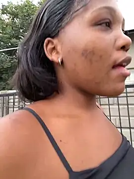 Beyoncex05 online show from November 13, 4:17 pm