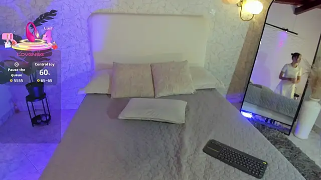 alanarouge online show from June 25, 11:34 am
