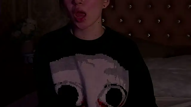 HeatherSweet  online show from April 26, 5:43 pm