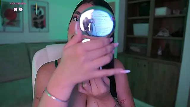 JulesBenett online show from March 17, 11:36 am