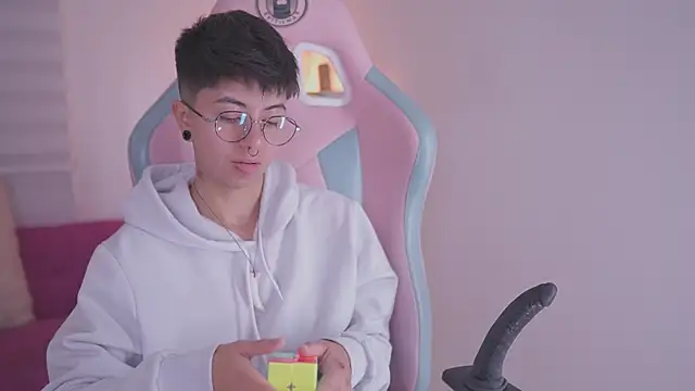 tommy blue online show from November 26, 1:01 pm