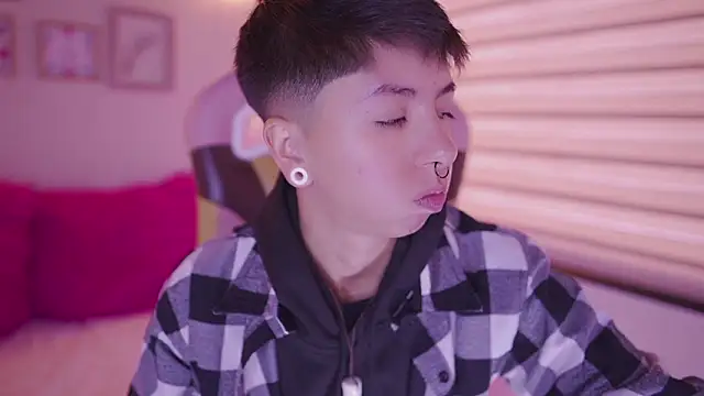 tommy blue online show from February 19, 3:00 pm