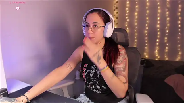 Camil Lee online show from November 8, 3:11 am