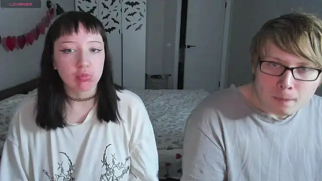 JayMollyy online show from April 28, 4:11 pm