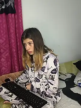 KratosAfroditacs online show from August 1, 4:36 am