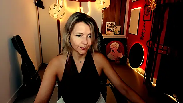 NicoleHitman online show from July 26, 1:30 pm