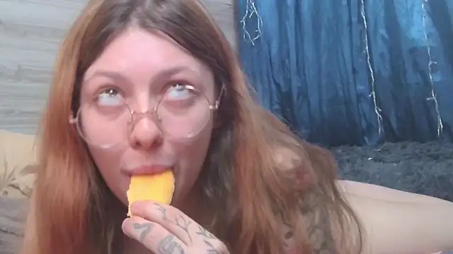 Lina Kitty online show from June 22, 3:25 am