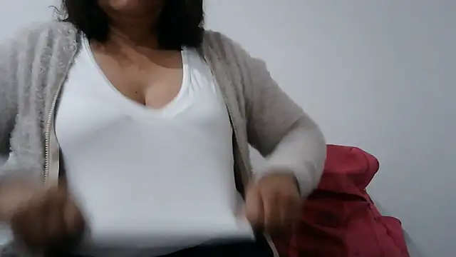 BiancaSteel online show from June 17, 1:40 am