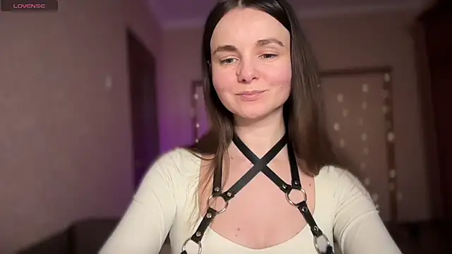 lanaloulou online show from May 1, 9:07 pm