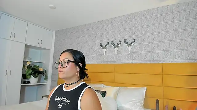 LeilaHiuston online show from May 1, 9:07 pm