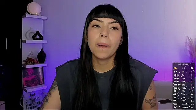 Snapshot of Saraa_Desiree chatting on September 16, 11:24 pm Saraa Desiree online show from September 16, 11:24 pm