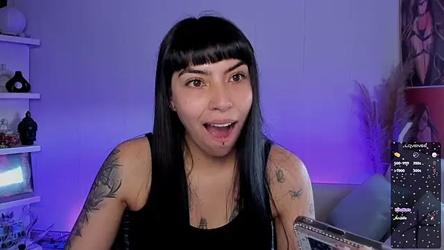 Snapshot of Saraa_Desiree chatting on September 15, 10:39 pm Saraa Desiree online show from September 15, 10:39 pm