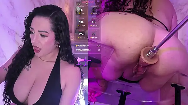 Snapshot of RoxyLicious_ chatting on October 5, 1:27 pm RoxyLicious online show from October 5, 1:27 pm