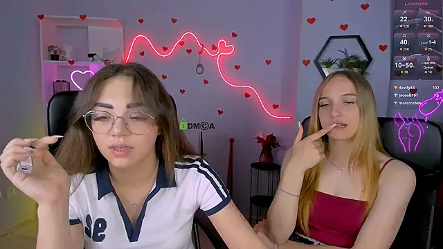 kiki swan online show from May 20, 1:57 am
