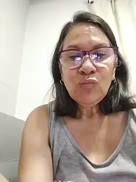victoria wayne online show from June 12, 10:23 am