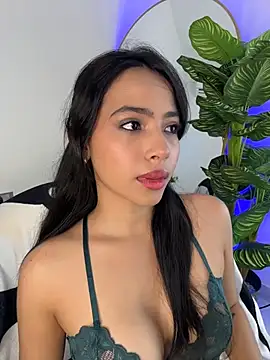  Emily Thompson  online show from July 16, 2:38 am
