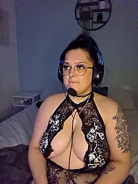Snapshot of Saucy-Serenity chatting on September 10, 8:53 pm Saucy-Serenity online show from September 10, 8:53 pm