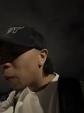 Monkey uchiha777 online show from July 19, 6:26 am