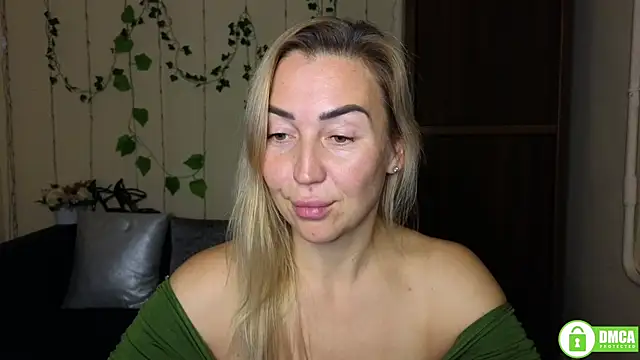 Kiss julli88I online show from November 11, 6:38 pm