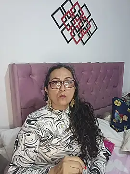 AlessandraLeroy online show from February 6, 2:37 am