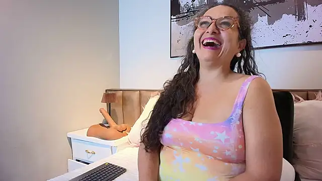 AlessandraLeroy online show from June 10, 12:59 pm