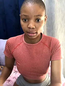 BondiBitch online show from November 13, 6:23 am