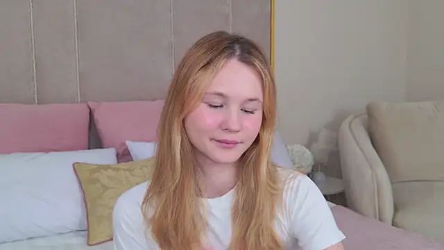 AmeliRoyse online show from June 19, 5:16 pm