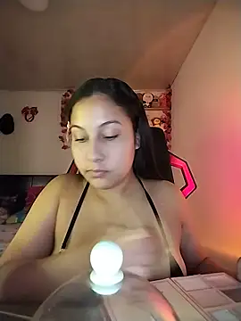 esmeralda jadees online show from June 16, 9:05 pm