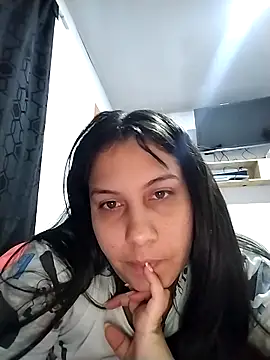esmeralda jadees online show from April 29, 2:09 pm