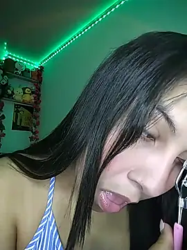 esmeralda jadees online show from June 26, 9:27 pm