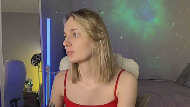  Vikky Moon  online show from June 3, 12:45 am